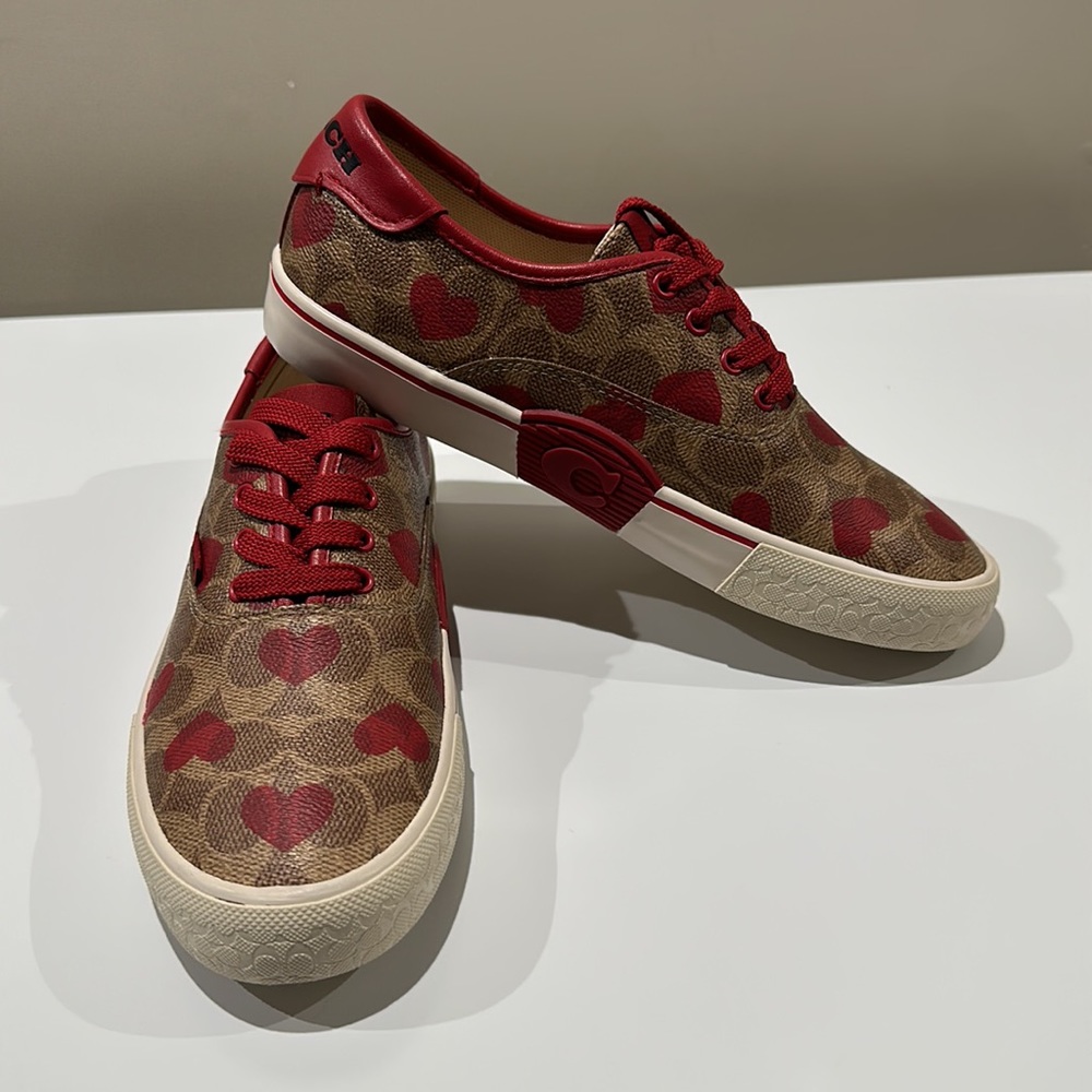 🌸NEW COACH Logo Heart ❤️ Print Leather Lace up Sneakers Sz 8 Without box Womens - Picture 6 of 15